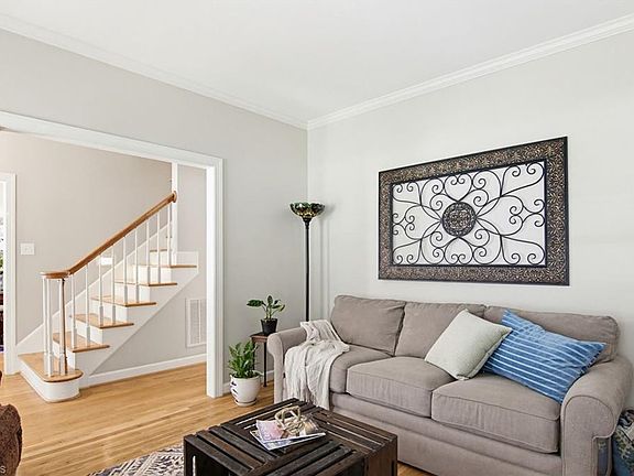 3rd image of 6988 Bethesda Ct