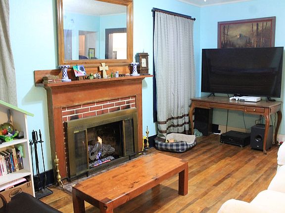 3rd image of 845 Tivy St
