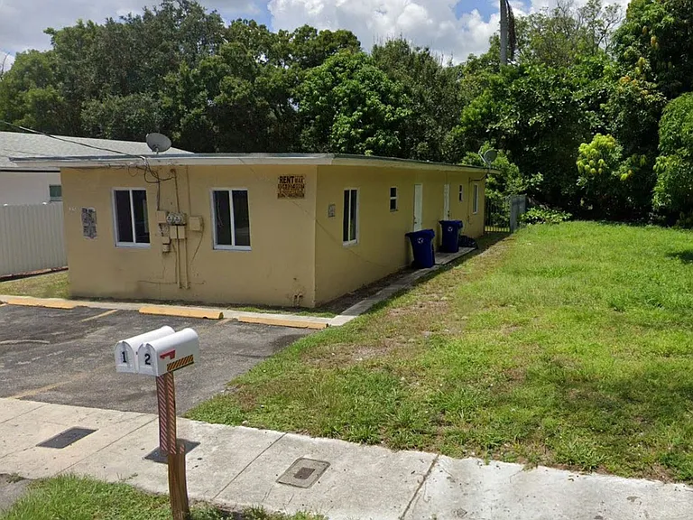 423 NW 13th Ave — Photo 3