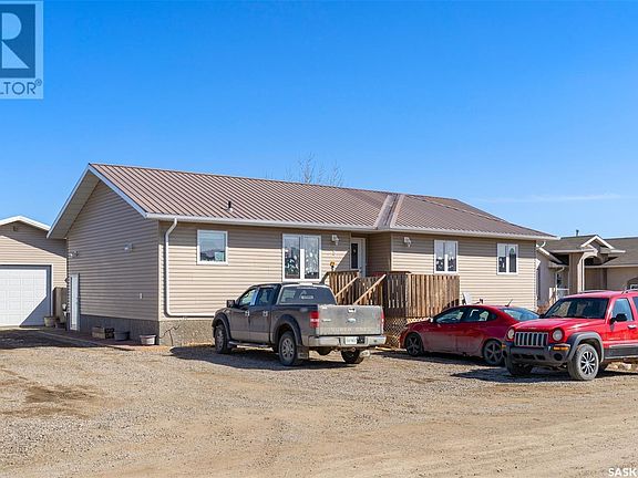 2nd image of 8 Matthew Ave