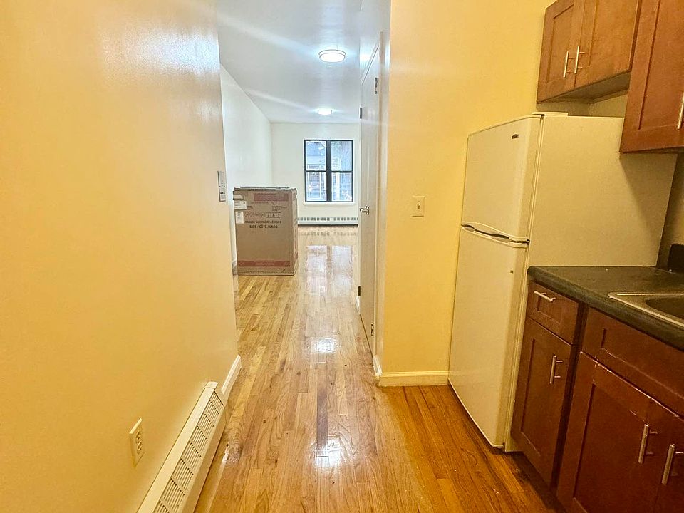 2nd image of 420 E 73rd St APT 1A