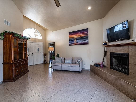 3rd image of 695 S Primrose Lane