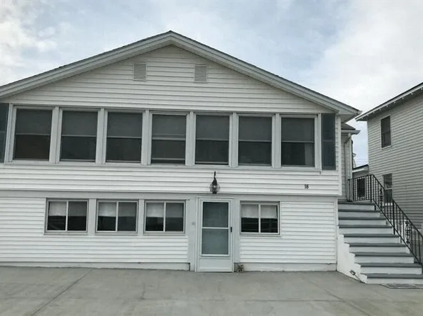 18 Lowell St, Seabrook, NH