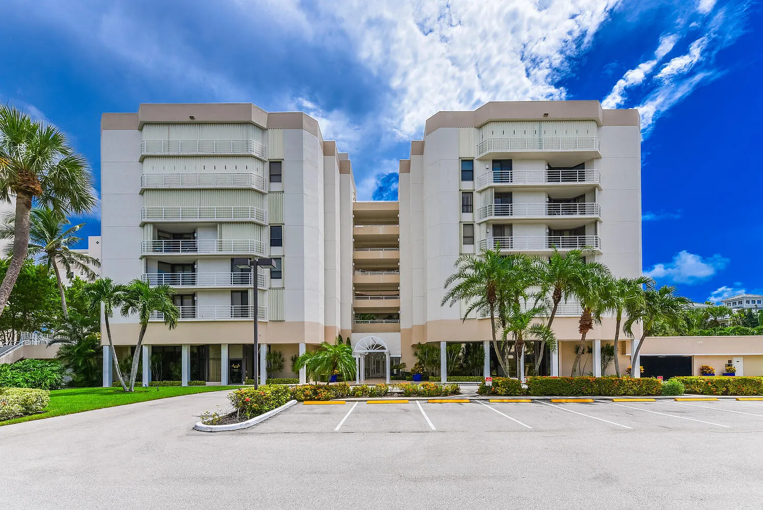 2 bed, 2.0 bath, 1460 sqft, $10,000 — Photo 4