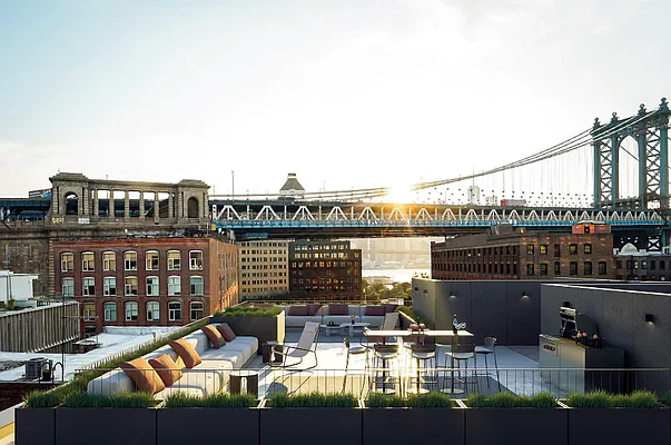 Sold by Sotheby's International Realty | media 11