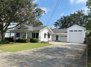 406 N Cunningham St, Rayne, LA 70578