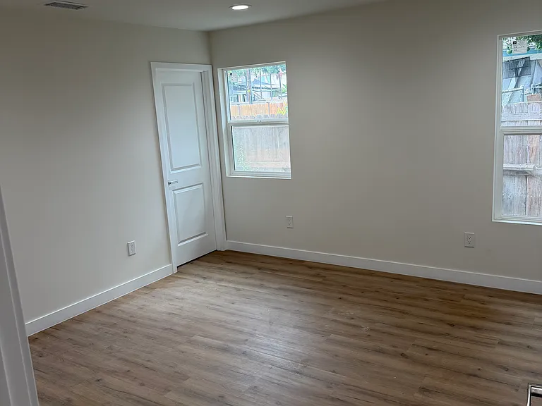 16267 Chicago Ave — Photo 5