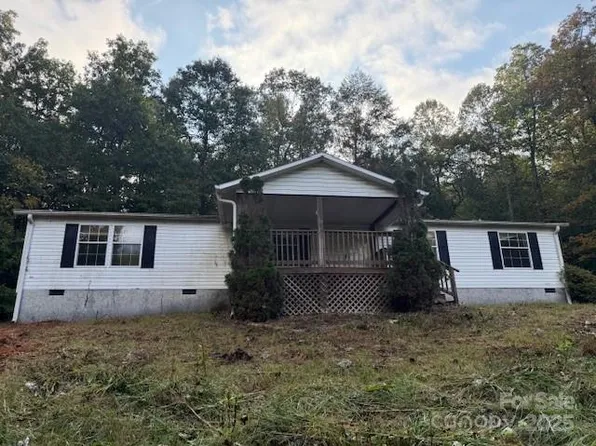 623 Shadowood Dr, Spruce Pine, NC 28777