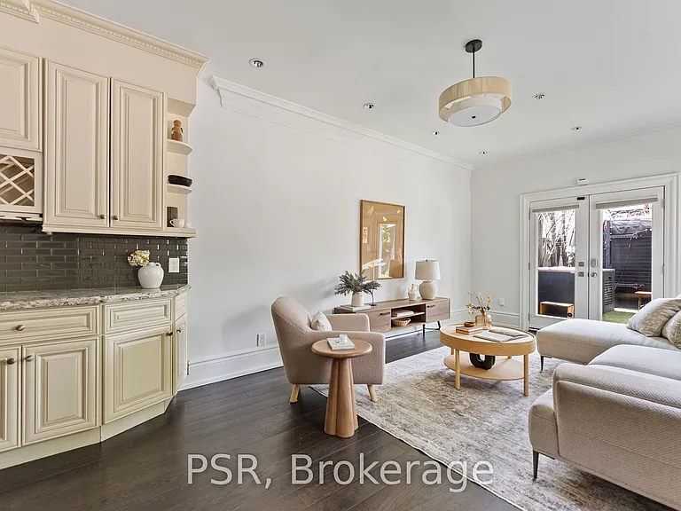 126 Dovercourt Rd — Photo 14