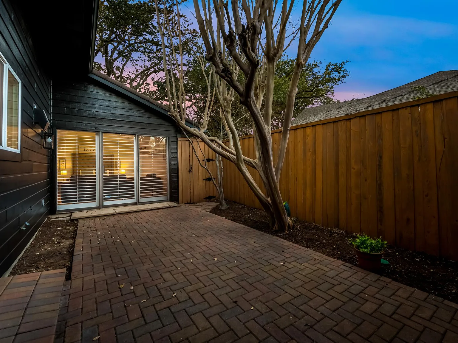 8810 Vista Oaks Cir — Photo 3