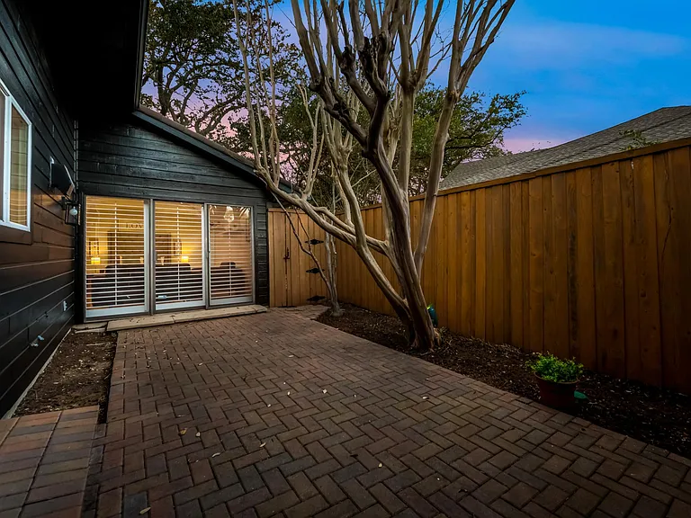 8810 Vista Oaks Cir — Photo 3