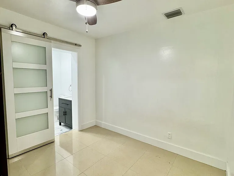 632 N M St #B — Photo 13