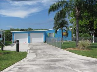 2940 8th Ave, St James City, FL 33956