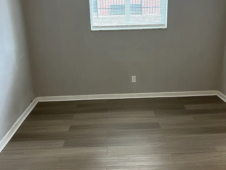 475 W Grand Ave #24 — Photo 6