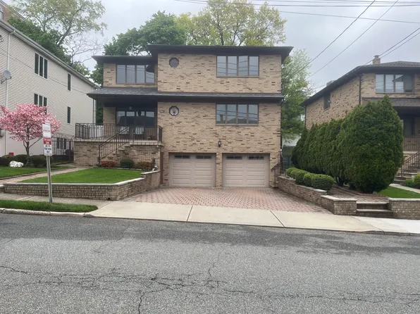 330 10th St Floor 2, Palisades Park, NJ 07650