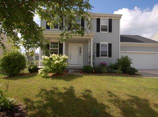 1627 Edgewater Dr, West Bend, WI 53095