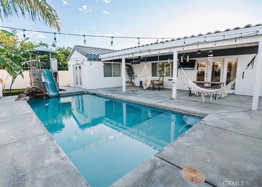 4 bed, 2255 sqft, $3,850 — Photo 1