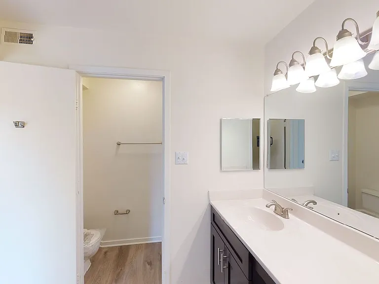 Seneca Place — Photo 63