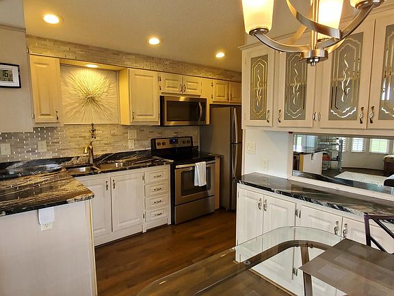 5th image of 282 Plantation Dr