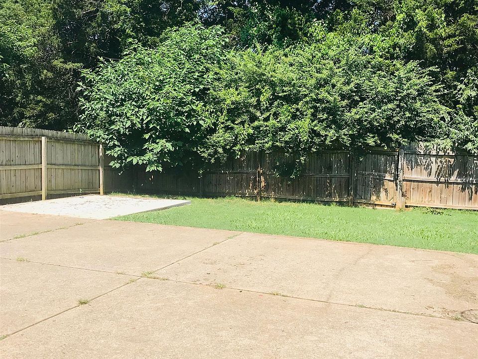2nd image of 3431 Hardwood Dr