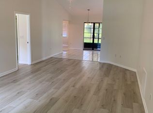 5591 Cynthia Ln, Sarasota, FL 34235