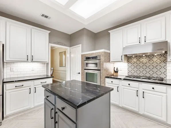 8801 Lakeside Dr, Rowlett, TX 75088