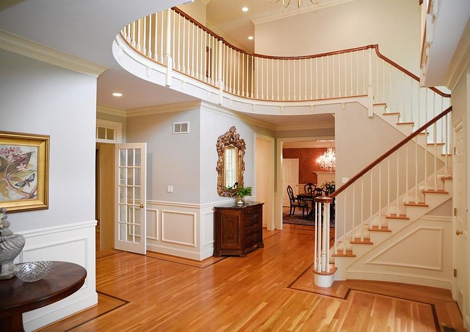 135 Northgate, Avon, CT 06001 Zillow