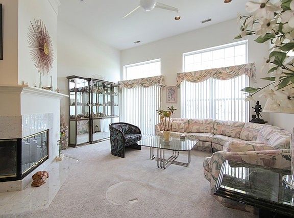 2nd image of 3060 Lexington Ln #1R42
