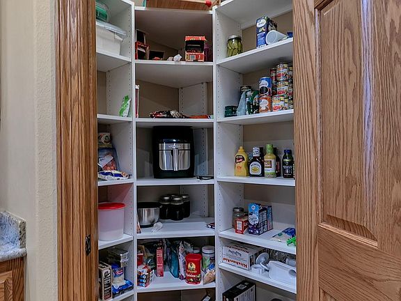 5th image of 2165 Mill Pond Dr