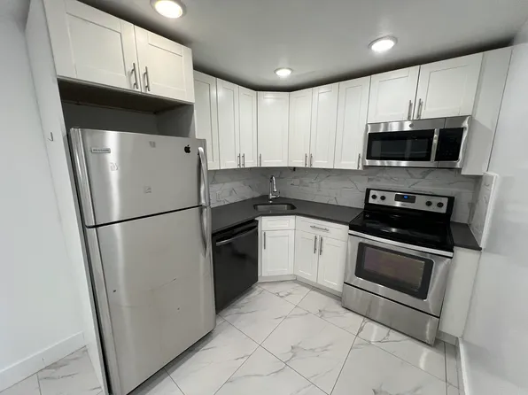 592 Bergen Avenue image 4 of 11