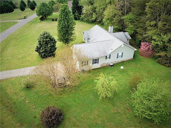 5th image of 2557 Carriage Ln