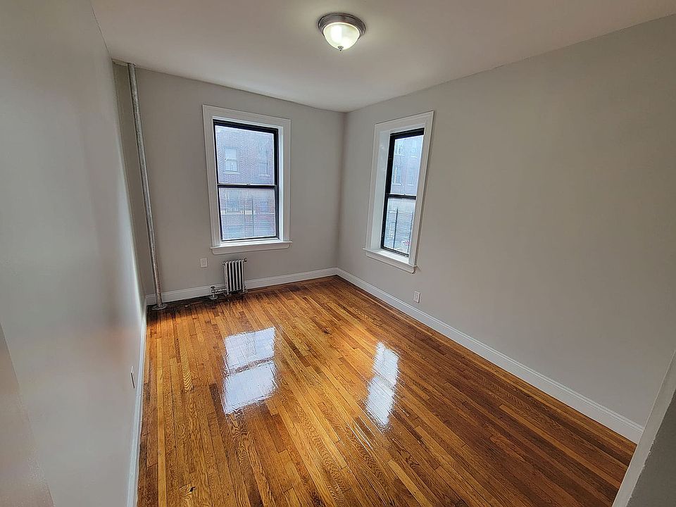 2nd image of 210 E 198th St #D5