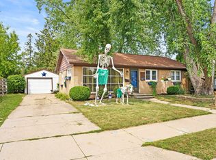 1818 E College Ave, Appleton, WI 54915