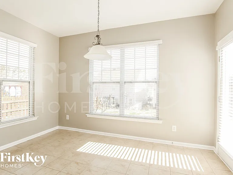 574 Marthas View Dr NW — Photo 5