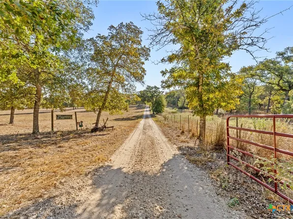 1545 Nockenut Rd, Seguin, TX 78155