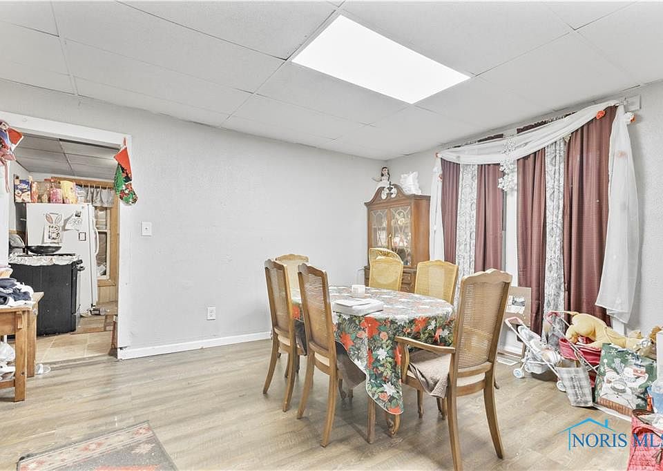2nd image of 718 Buffalo St