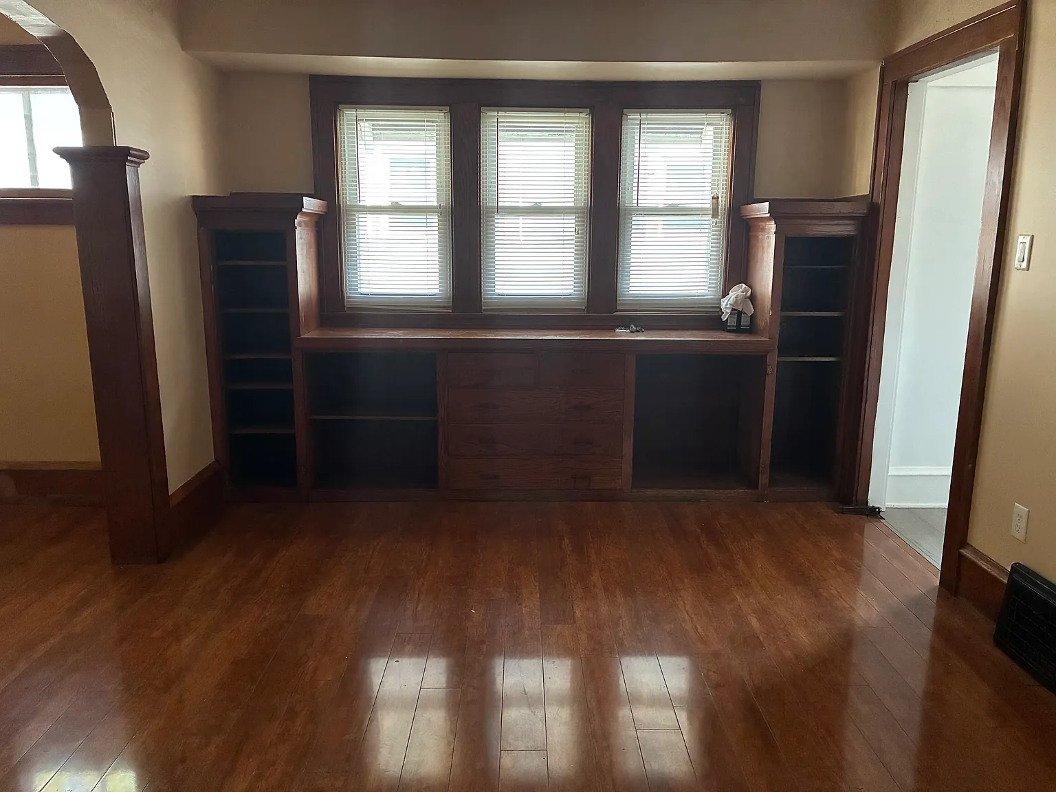 3 bed, 1242 sqft, $1,300 — Photo 2