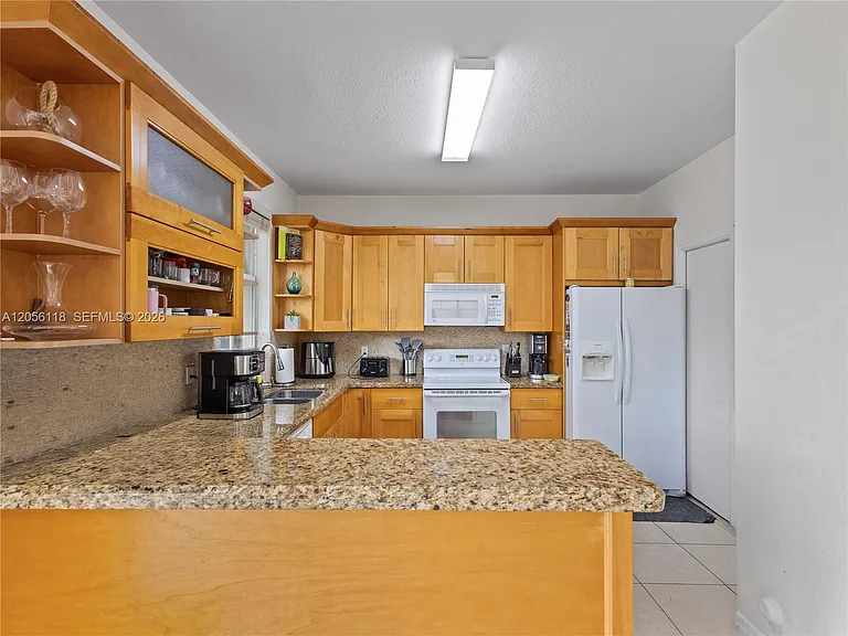 4401 NW 113th Ct — Photo 12