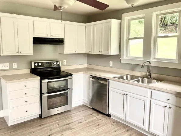 5334 Strasburg Rd, Gap, PA 17527