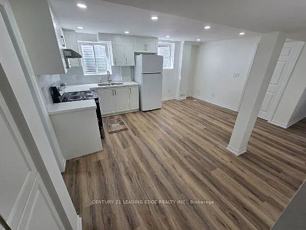 11 Radford Cres #BASEMENT — Photo 4
