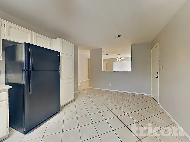 20812 N 11th Ave — Photo 6