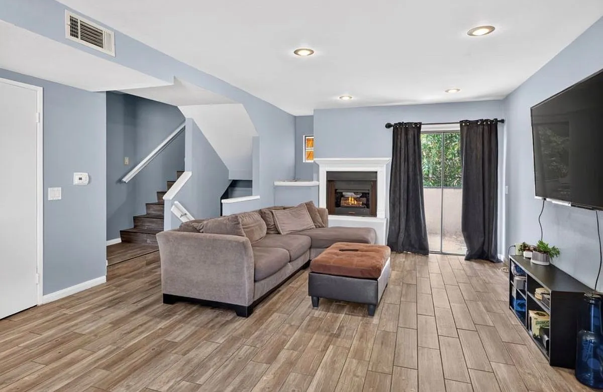 2 bed, 3.0 bath, 1020 sqft, $2,850 — Photo 4