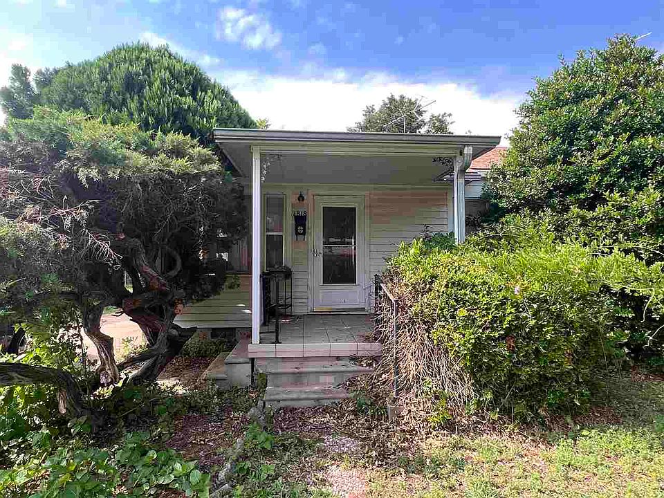 1st image of 1818 E Ash Ave
