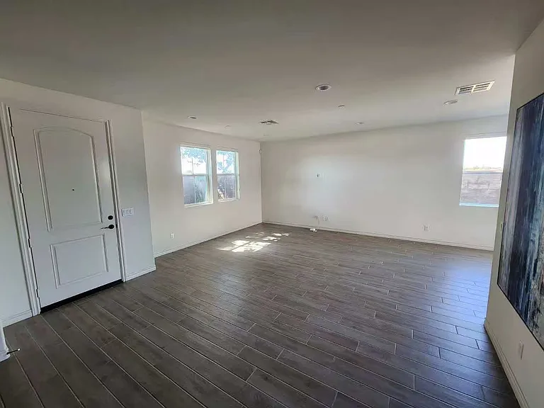15953 Mentz Ct — Photo 7