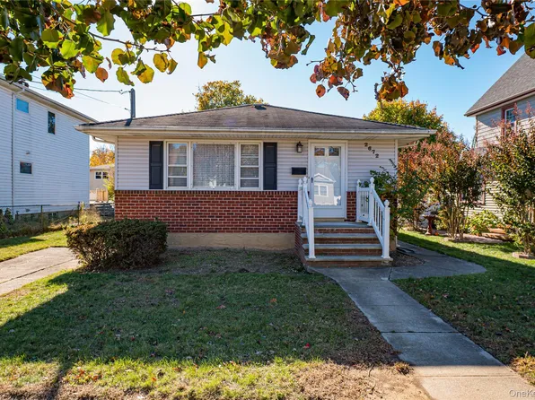 2672 Martin Avenue, Bellmore, NY 11710