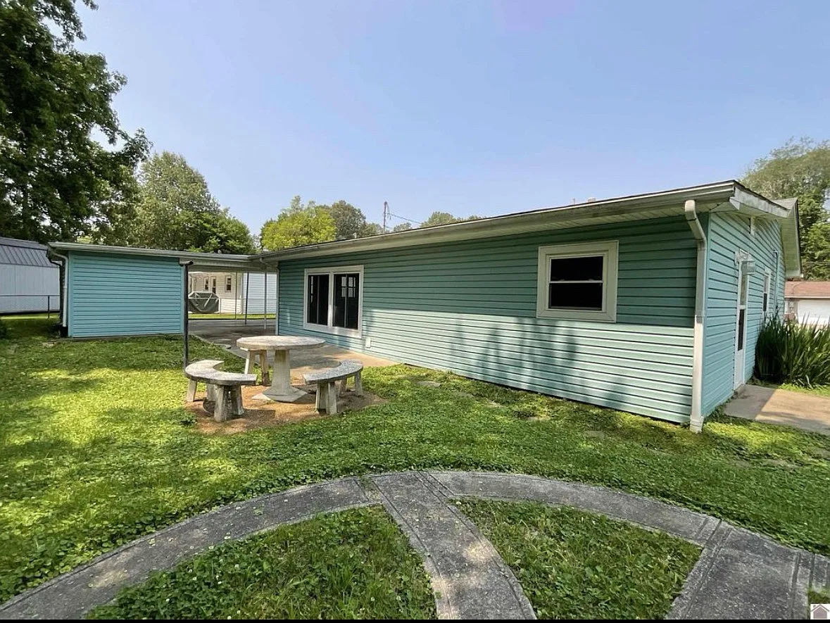 4 bed, 1408 sqft, $1,500 — Photo 4