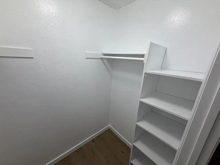 Sierra Vista Apartments — Photo 13