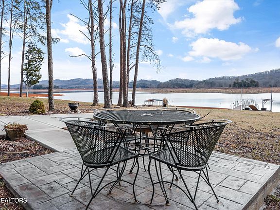 2nd image of 120 Dirk Way