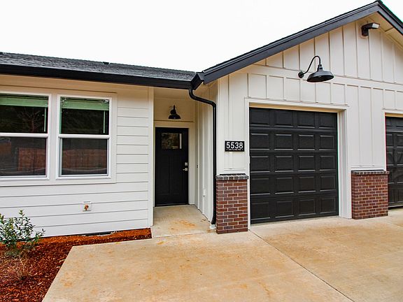 2nd image of 5534-5564 Skyline Rd S #5538