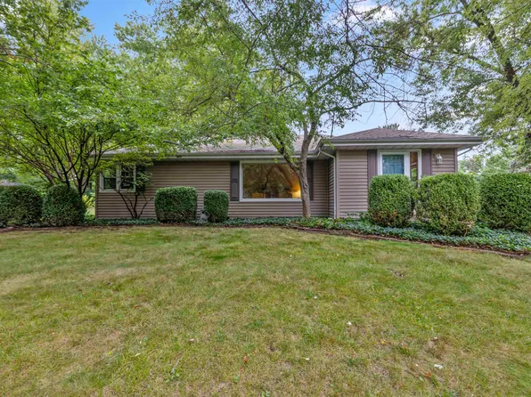 713 Coolidge Pl, Rockford, IL 61107